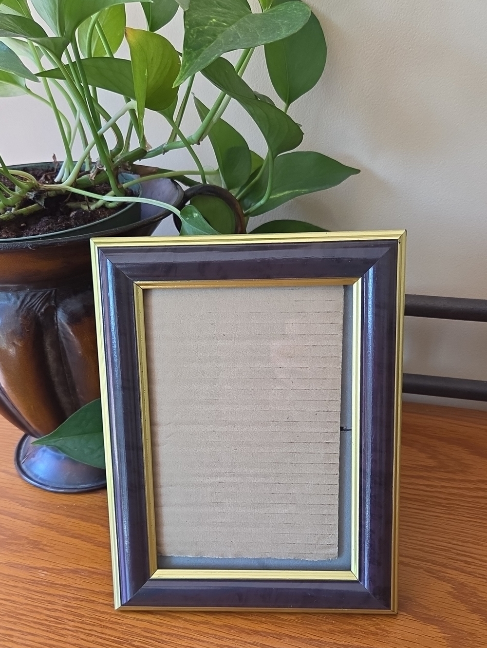 Vtg- Brown and Gold Trimmed Picture Frame - Holds 5x7 Photo